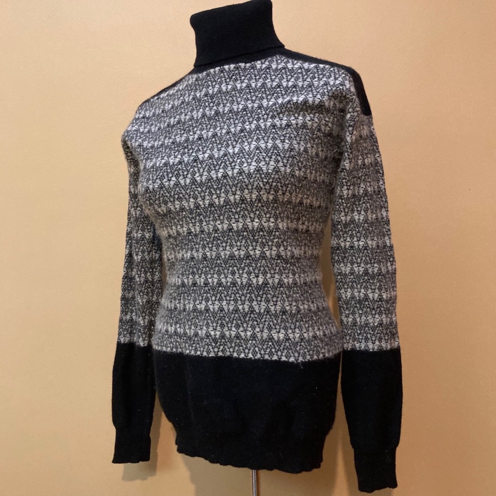 Lockhart 100% CASHMERE sweater